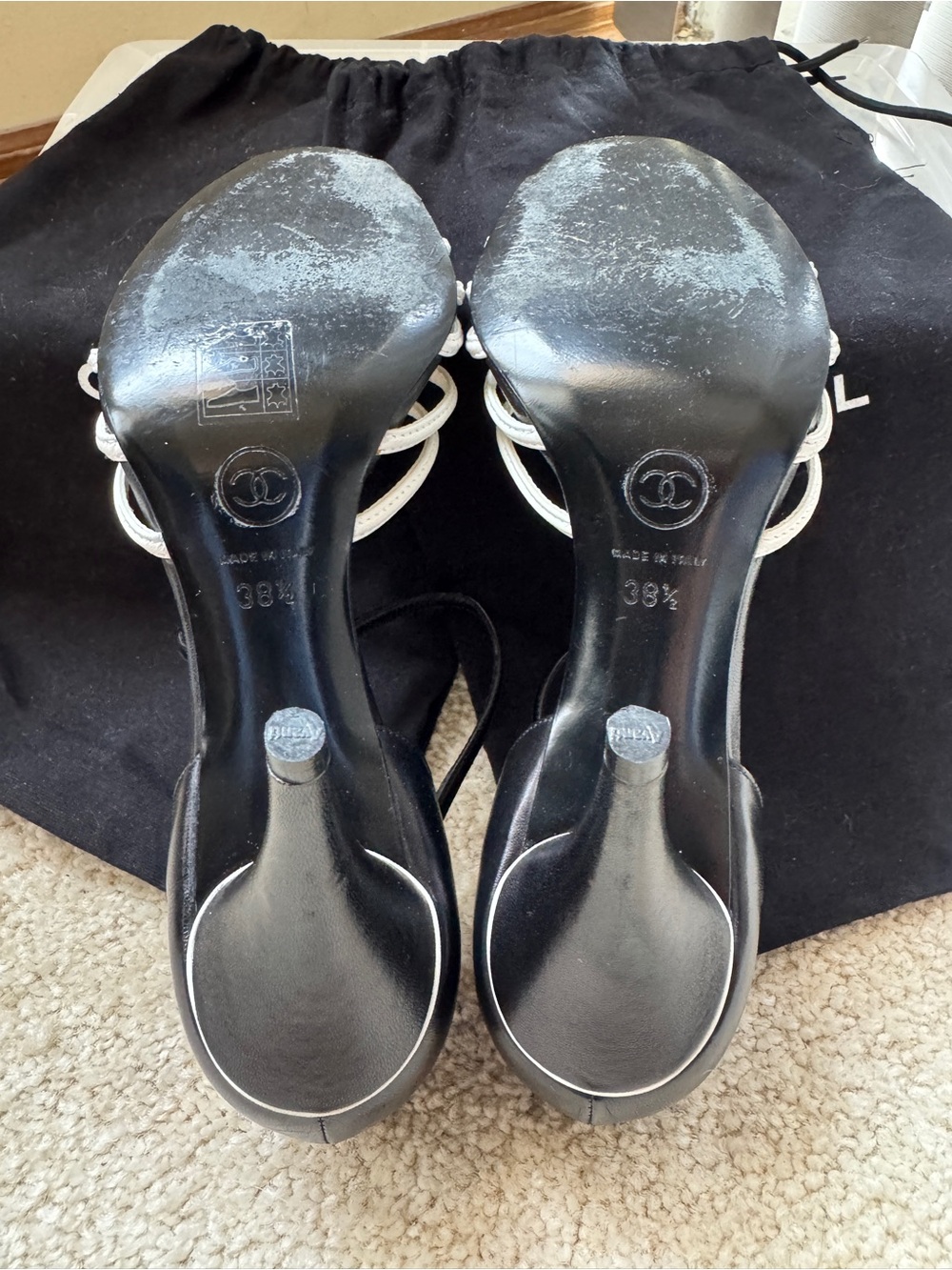 Authentic CHANEL Black & White Leather Sandals Size EU 38.5 / US 8 - Picture 3 of 14